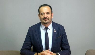 ‘Öğretmene genelgeyle önlük zorunluluğu getirilemez’