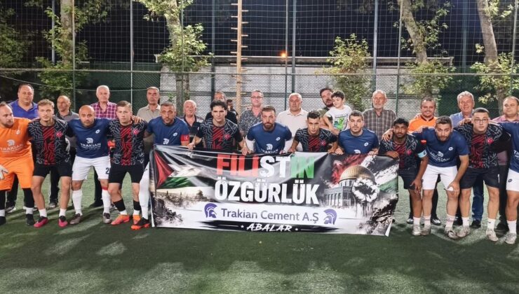 Galibiyeti Filistinli çocuklara armağan ettiler