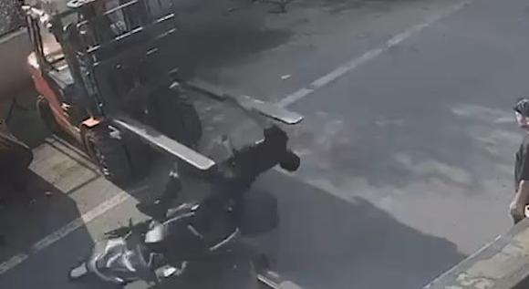Motosiklet sürücüsü ölümden döndü