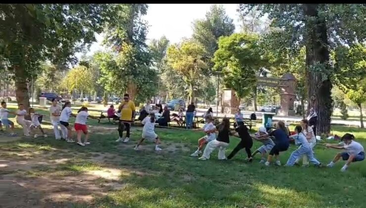 Millet Bahçesi’nde öğrenciler eğlendi