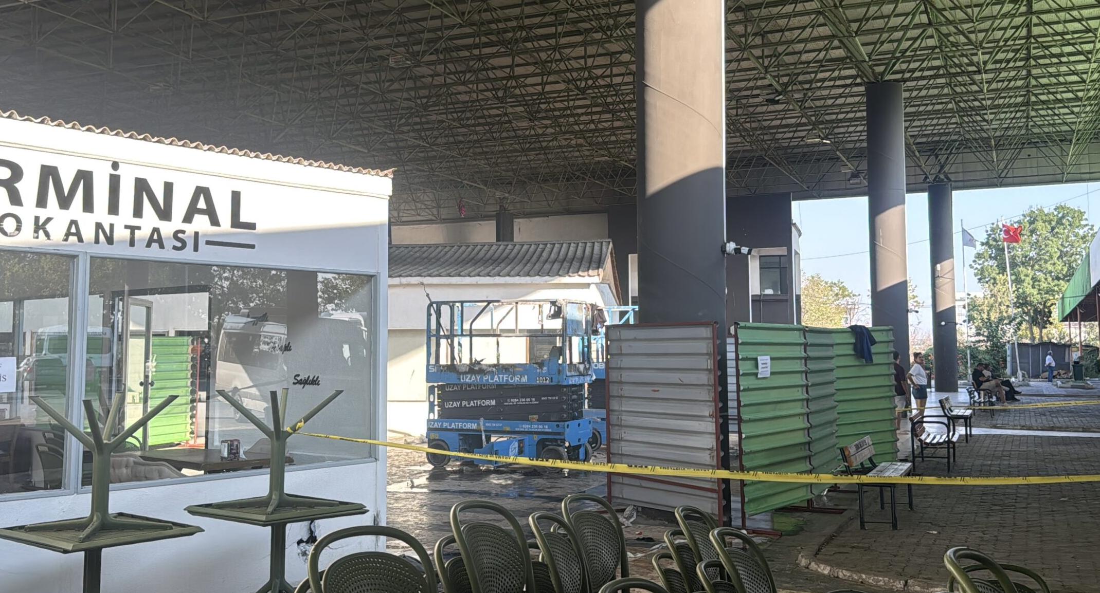 Otogarda tiner alev aldı