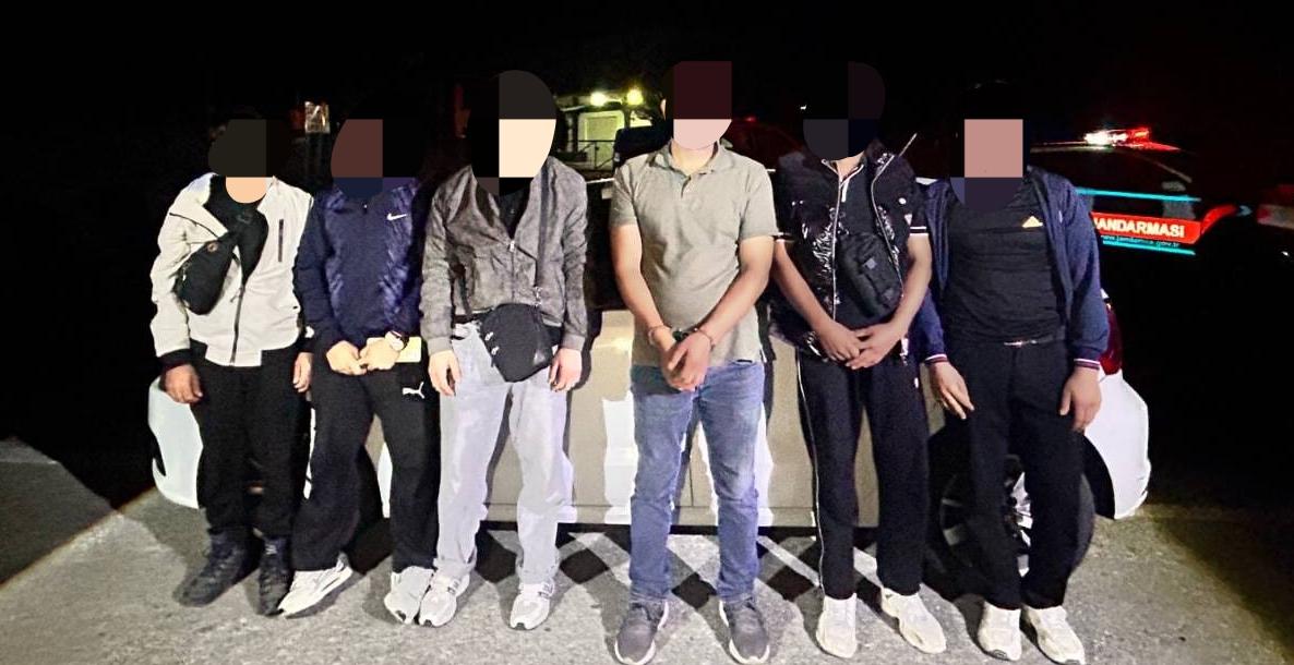 Otomobilden göçmen çıktı