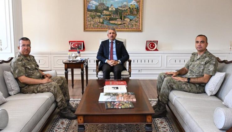 Tümgeneral Kolcu ve Tuğgeneral Sarp’tan ziyaret