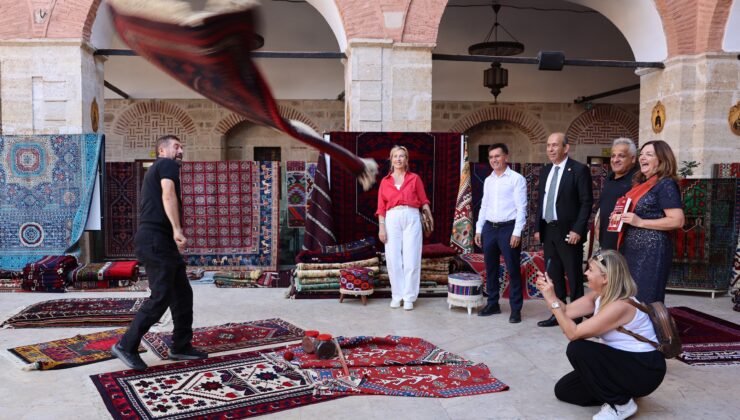 Edirne Kırmızısı Yağcıbedir halısı ile buluştu