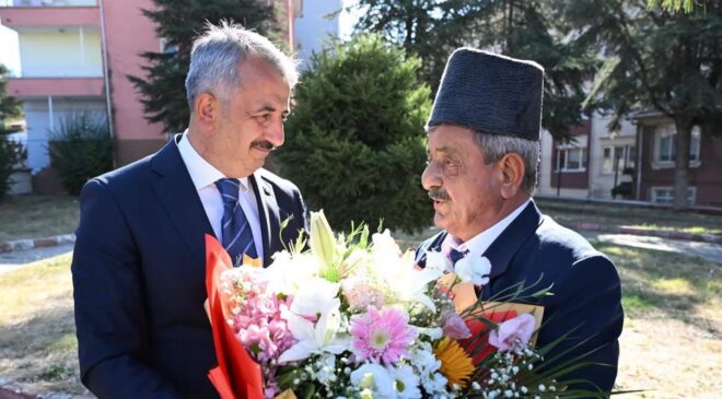 ‘Gazilerimizin varlığı bizim şerefimizdir’