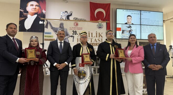 Yılın ahisi şed kuşandı