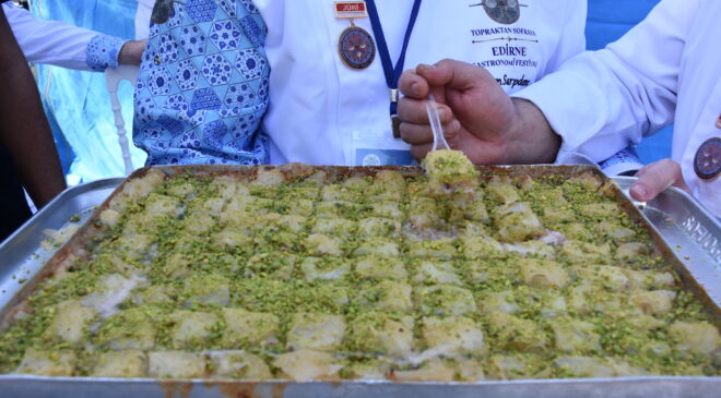 Peynirli baklava sürprizi