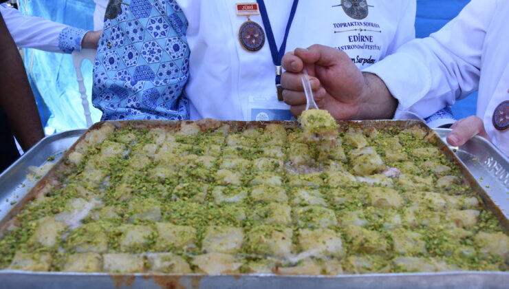 Peynirli baklava sürprizi