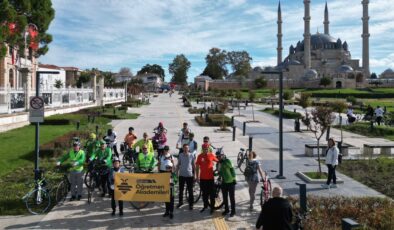 Öğretmenler pedal çevirdi