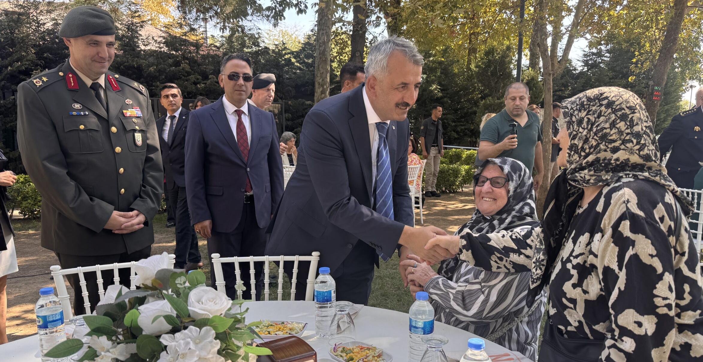 ‘Gazilerimizin varlığı bizim şerefimizdir’