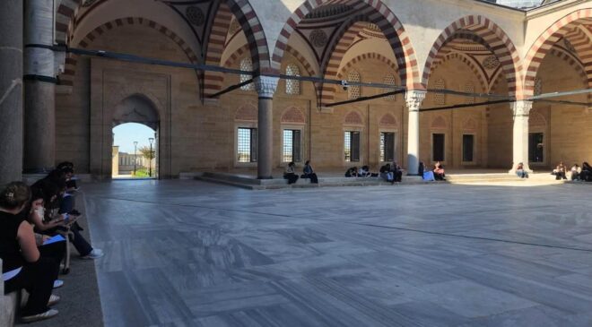 İlk ders Selimiye’nin gölgesinde