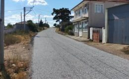 Köy yollarında sathi kaplama çalışmaları sürüyor