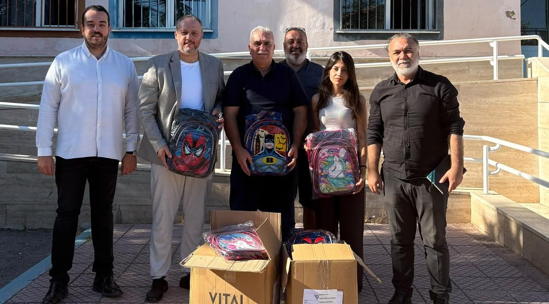 MHP’den 500 öğrenciye çanta desteği