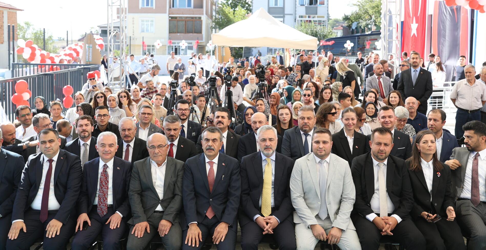 Muhalefete eleştiri: ‘Bir teşekkür etmek zor mu?’