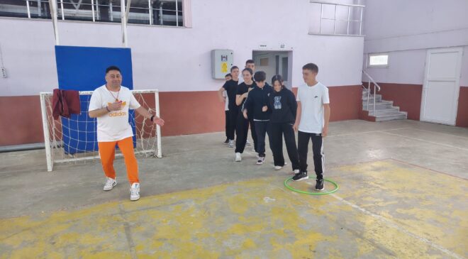 Öğrencilere oyun içinde spor