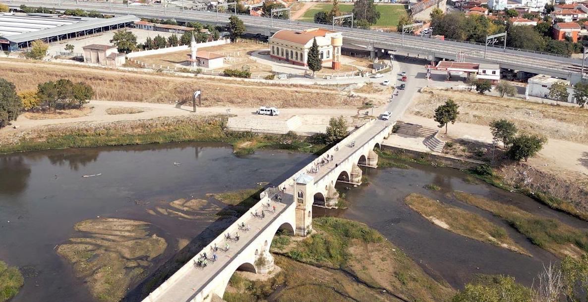 Öğretmenler pedal çevirdi