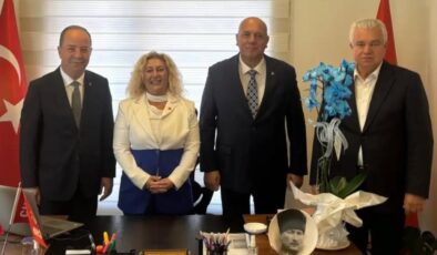 Pekcanlı aday mı oluyor?