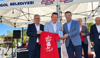 Recep Dural’a teşekkür plaketi