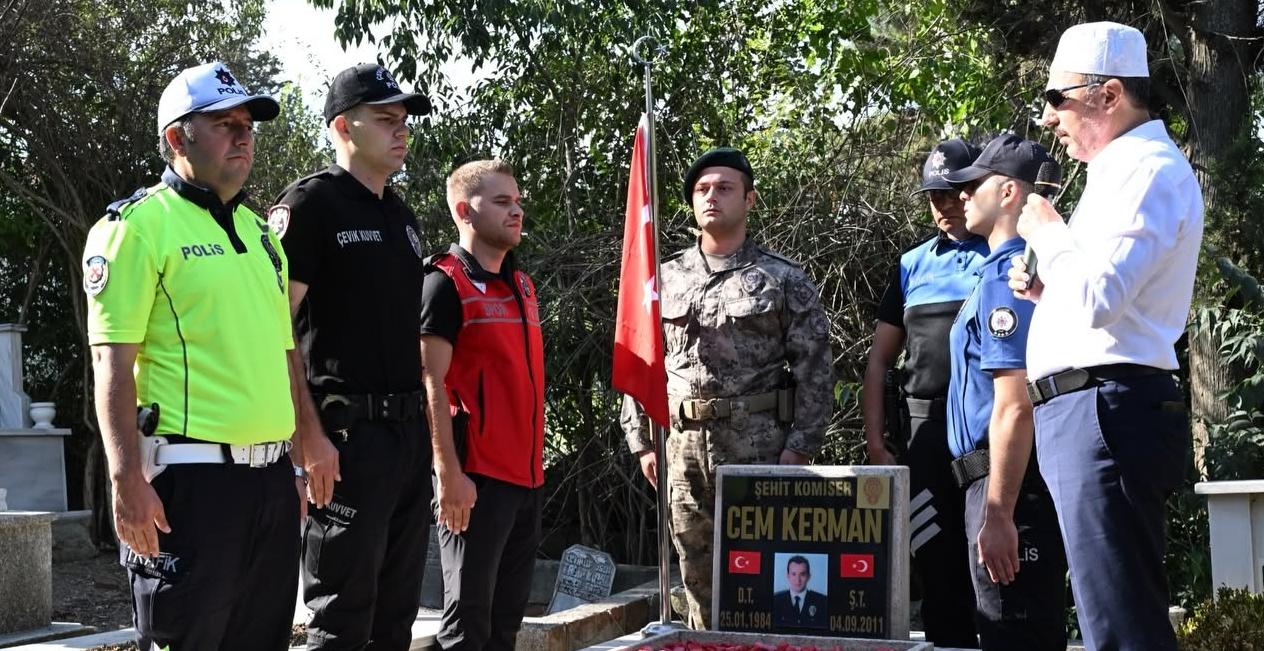 Şehit Komiser Cem Kerman kabri başında anıldı