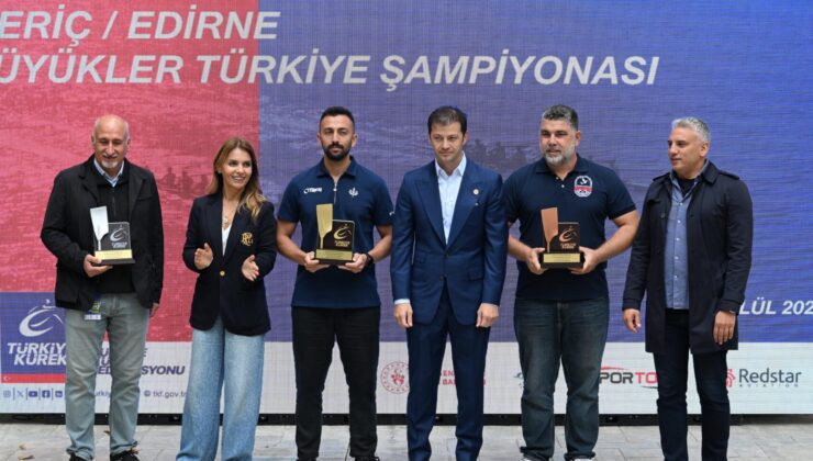 TED Edirne Koleji’nden kürsü gururu