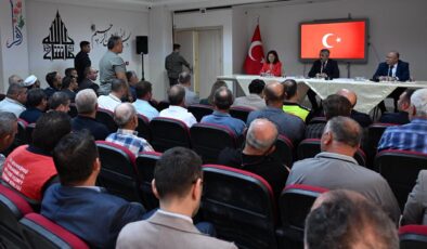 Vali Sezer, muhtarlarla bir araya geldi
