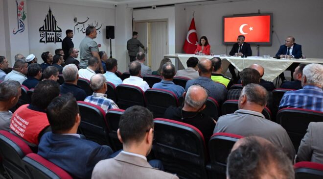 Vali Sezer, muhtarlarla bir araya geldi