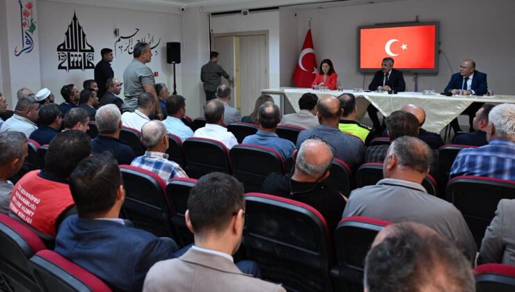 Vali Sezer, muhtarlarla bir araya geldi
