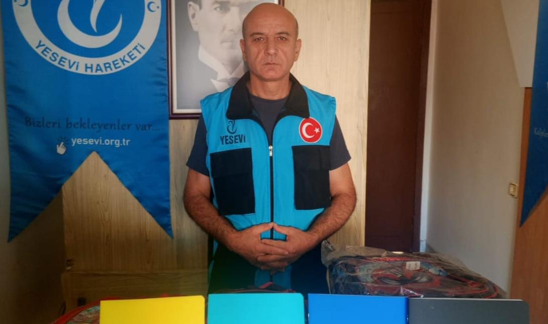 Yesevi Hareketi’nden kırtasiye desteği