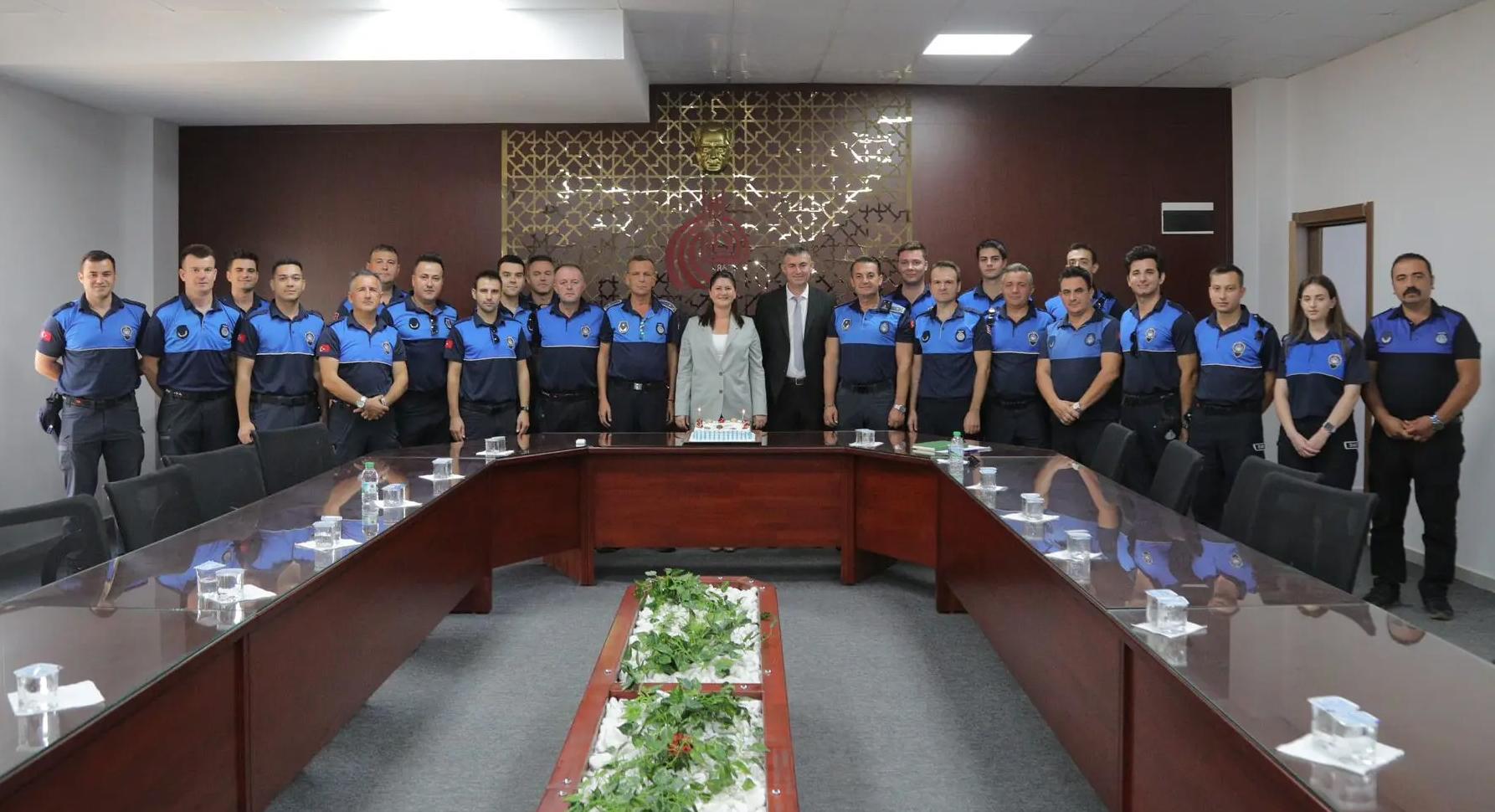 Zabıta Haftası’na pastalı kutlama