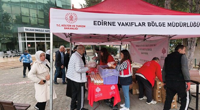 Vakıflardan simit ikramı