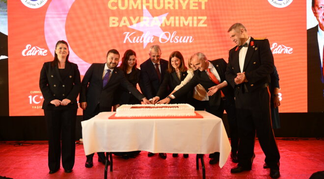 ‘Geleceğe emin adımlarla yürüyoruz’