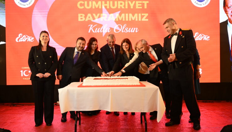 ‘Geleceğe emin adımlarla yürüyoruz’
