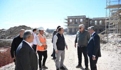 Yanık kışla kültür kompleksi oluyor
