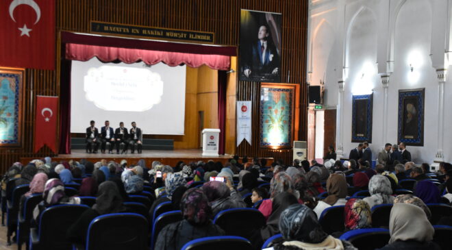 ‘Gençler Hz. Muhammed’in hayatını okuyup öğrenmeli’