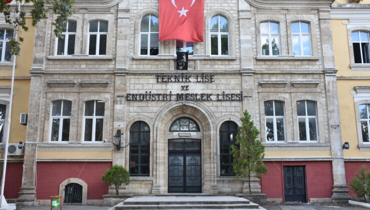 150 yıllık çınar