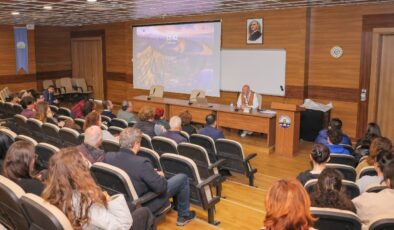 Kosovalı şair ve ressam öğrencilerle buluştu