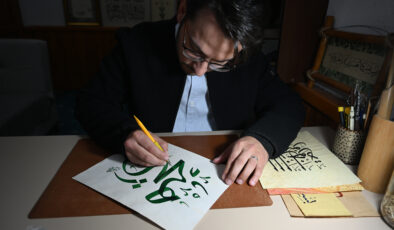 Hüsnühat sanatını genç nesillere aktarıyor