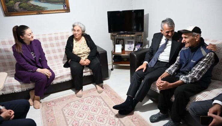 Vali Sezer, yaşlıları evlerinde ziyaret etti