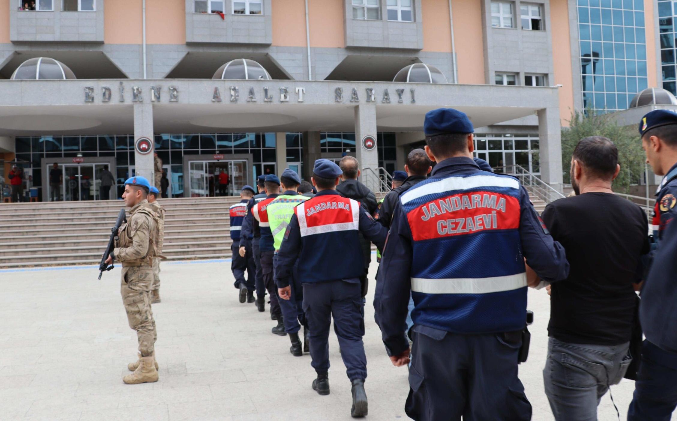 Aranan 912 şahıs yakalandı