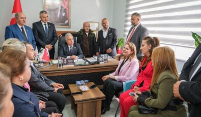 İba, muhtarların yanında