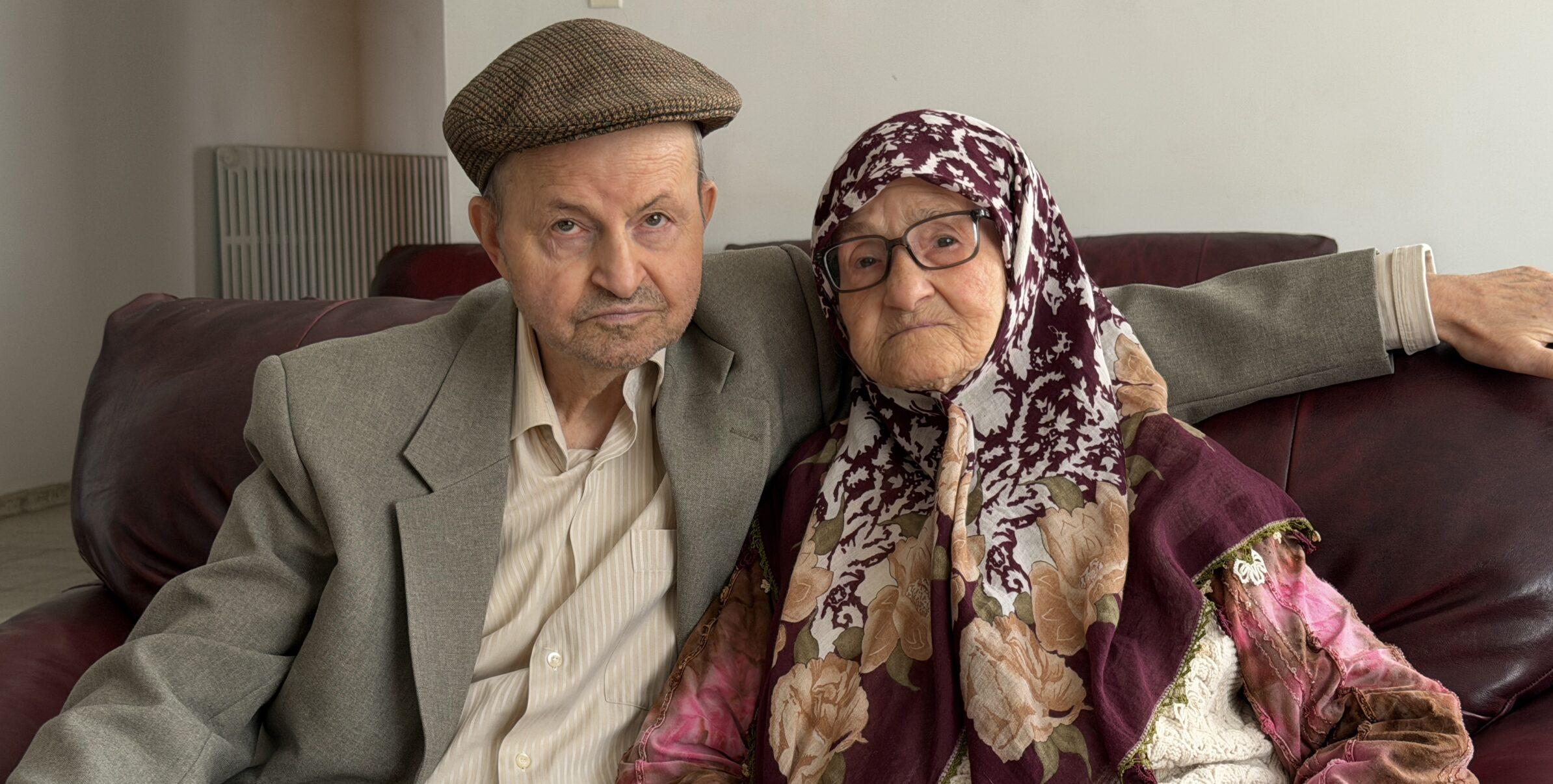 Farklı huzurevlerinde yaşayan anne ve oğulun hasret buluşması