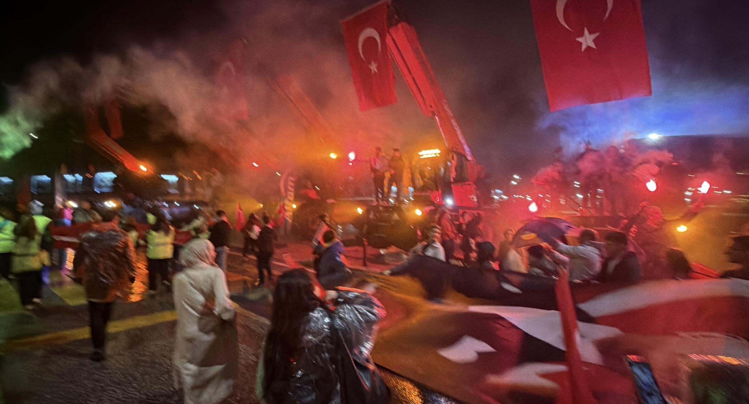 Fener Alayı yağmur dinlemedi
