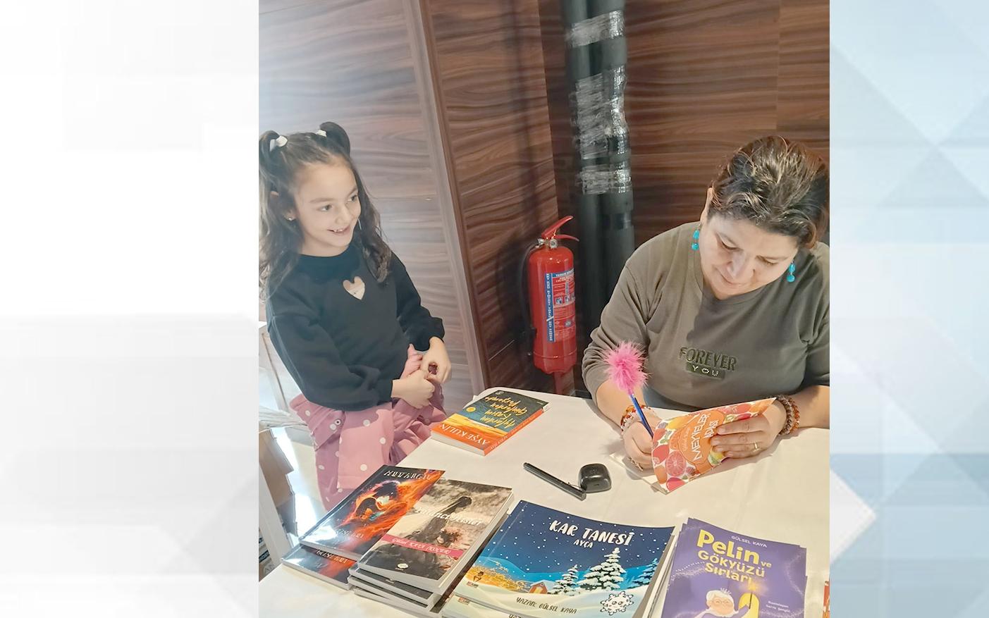 Gülsel Kaya, okurlarıyla buluştu