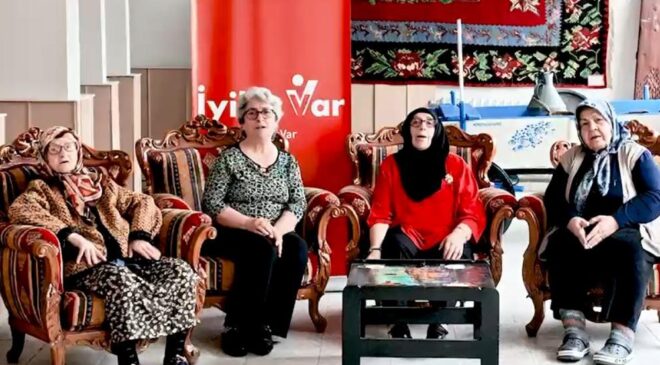 Huzurevinden Cumhuriyet klibi