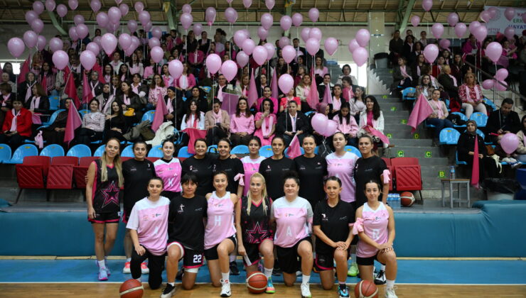 Kadınlardan ‘Pembe dostluk maçı’