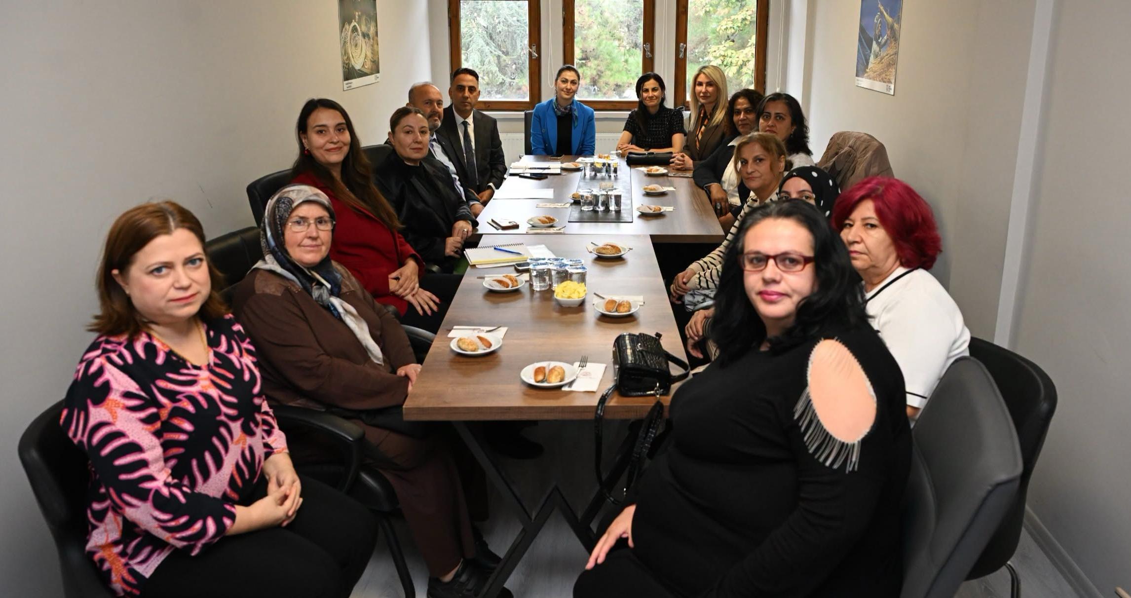 Koruyucu ailelere teşekkür buluşması