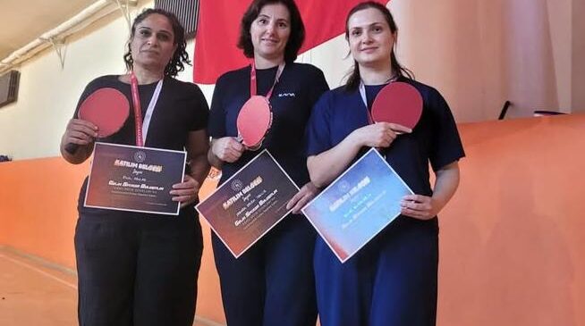 Masa tenisinde şampiyon oldular