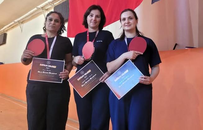 Masa tenisinde şampiyon oldular