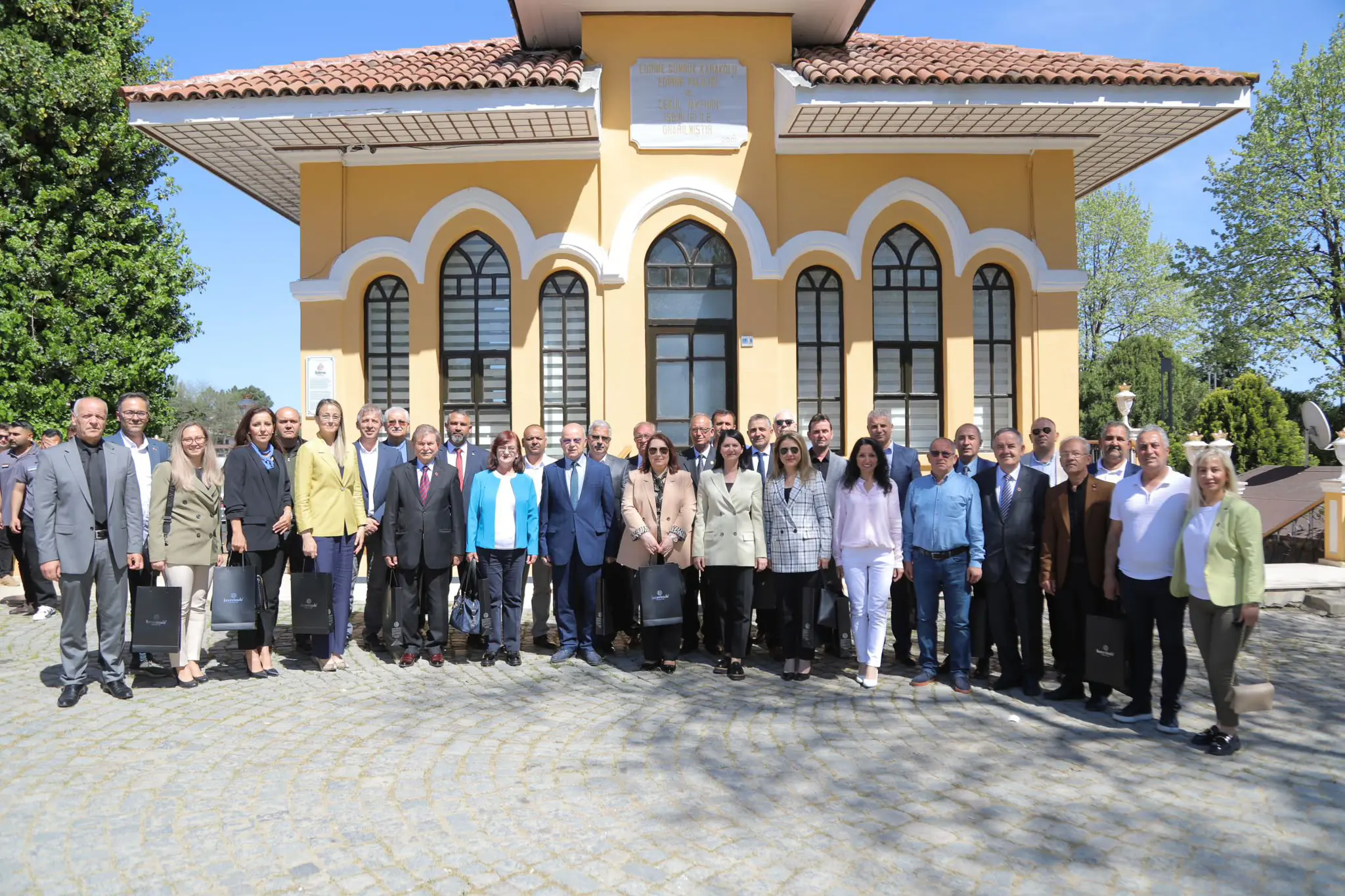 ‘Muhtarlarımız mahallelerimizin sesidir’