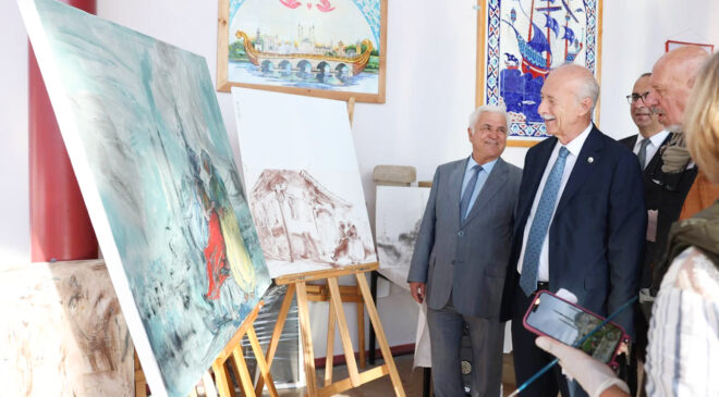 Rektör Hatipler, ressamlarla bir araya geldi